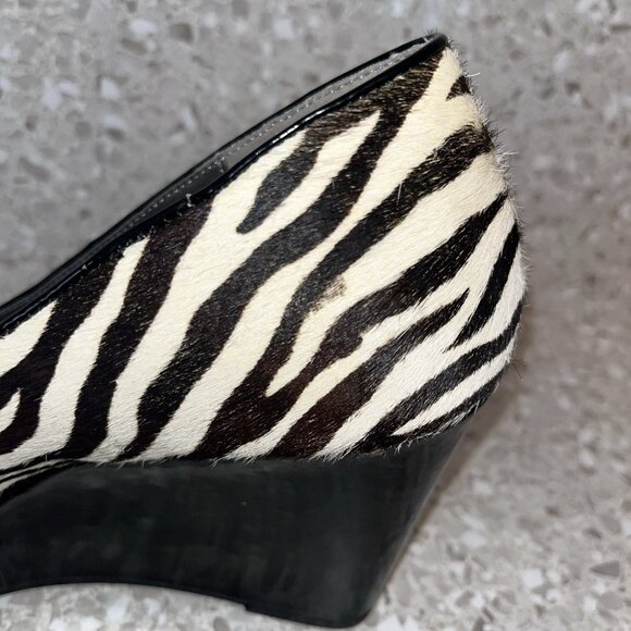 Bandolino Zebra Striped Peep Toe Wedge Heel Womens 11M Leather Fur Minor Flaws - Picture 14 of 16